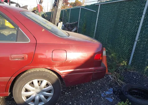 2001 Toyota Camry Le from USA, damaged, VIN 4T1BG22K61U823942